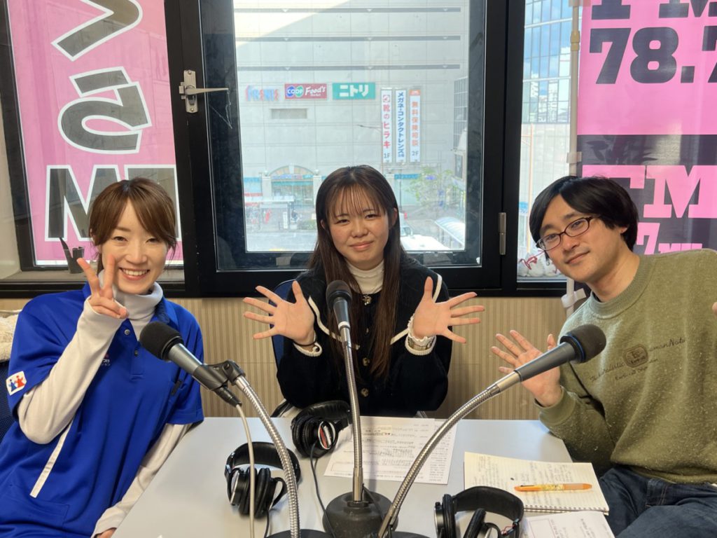 神戸店の看護師がFMラジオに出演しました