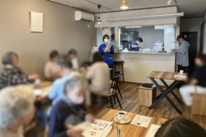 みんなのかかりつけ訪問看護ステーション箕面の看護師によるオレンジカフェの講話